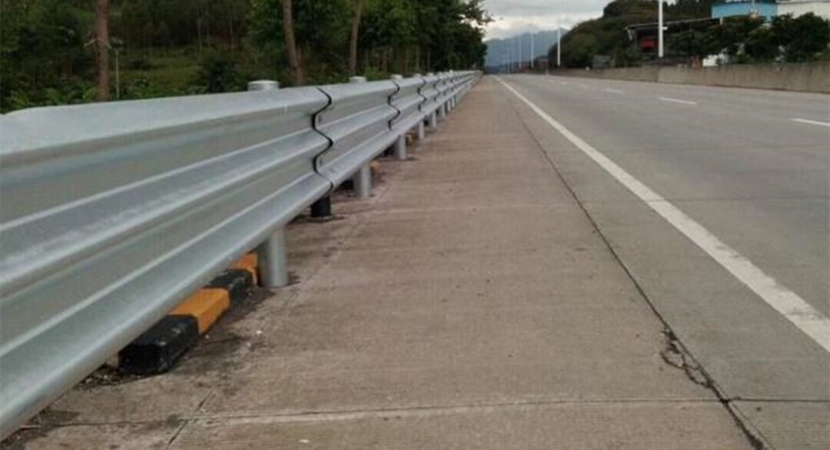 寧波波形護(hù)欄—分類、用途、表面處理、特點(diǎn)