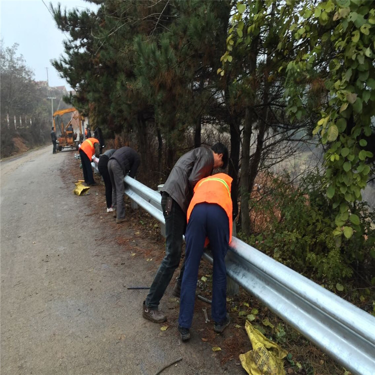 波形護(hù)欄立柱最常用的幾種安裝方法有哪些？