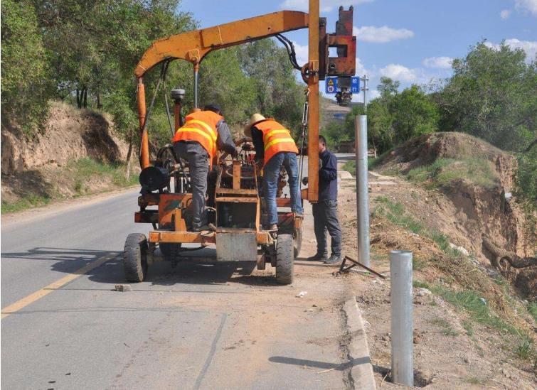 波形護(hù)欄安裝一米人工安裝價(jià)格是多少？